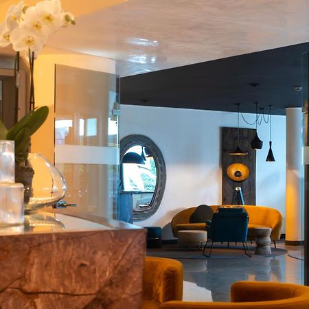 Gardone Palace Hotel ガルドーネ・リヴィエラ エクステリア 写真