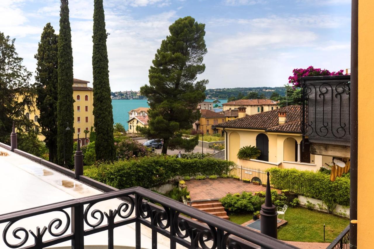 Gardone Palace Hotel ガルドーネ・リヴィエラ エクステリア 写真