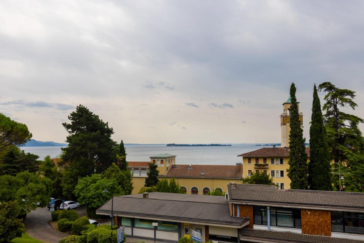 Gardone Palace Hotel ガルドーネ・リヴィエラ エクステリア 写真