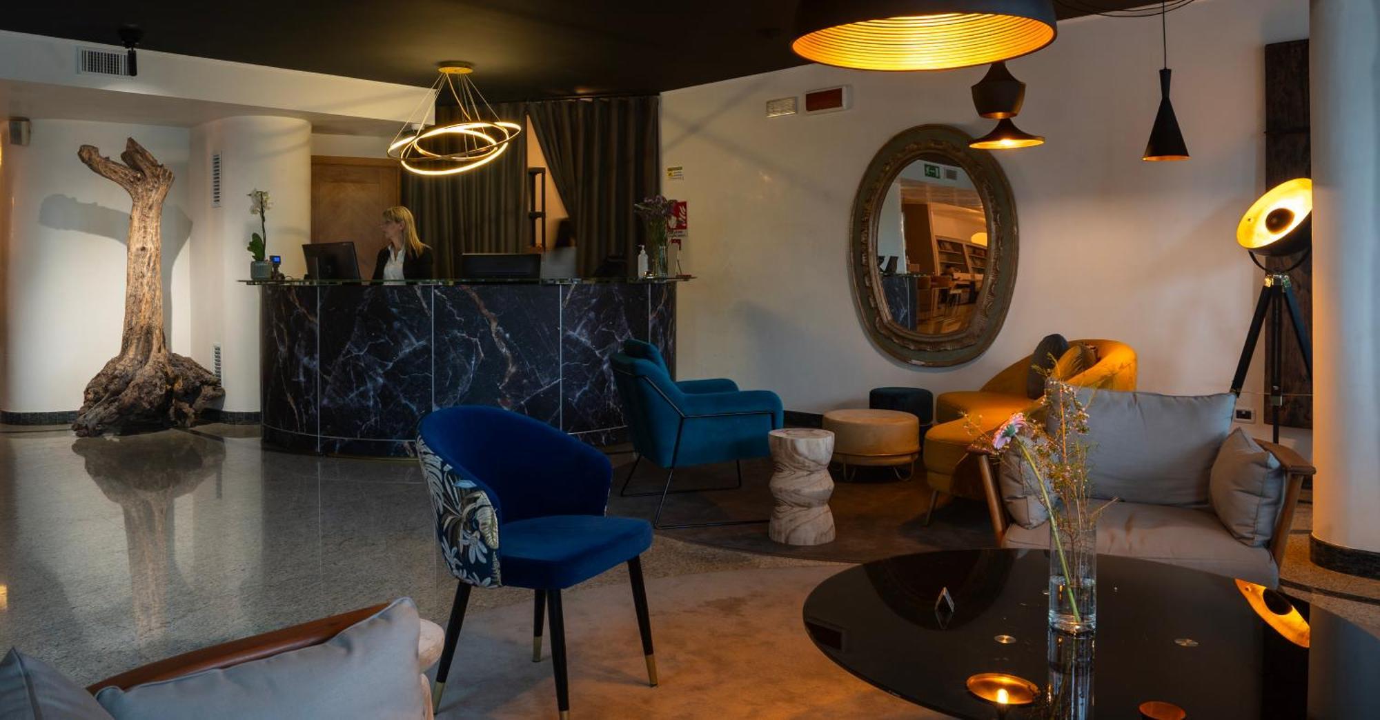 Gardone Palace Hotel ガルドーネ・リヴィエラ エクステリア 写真
