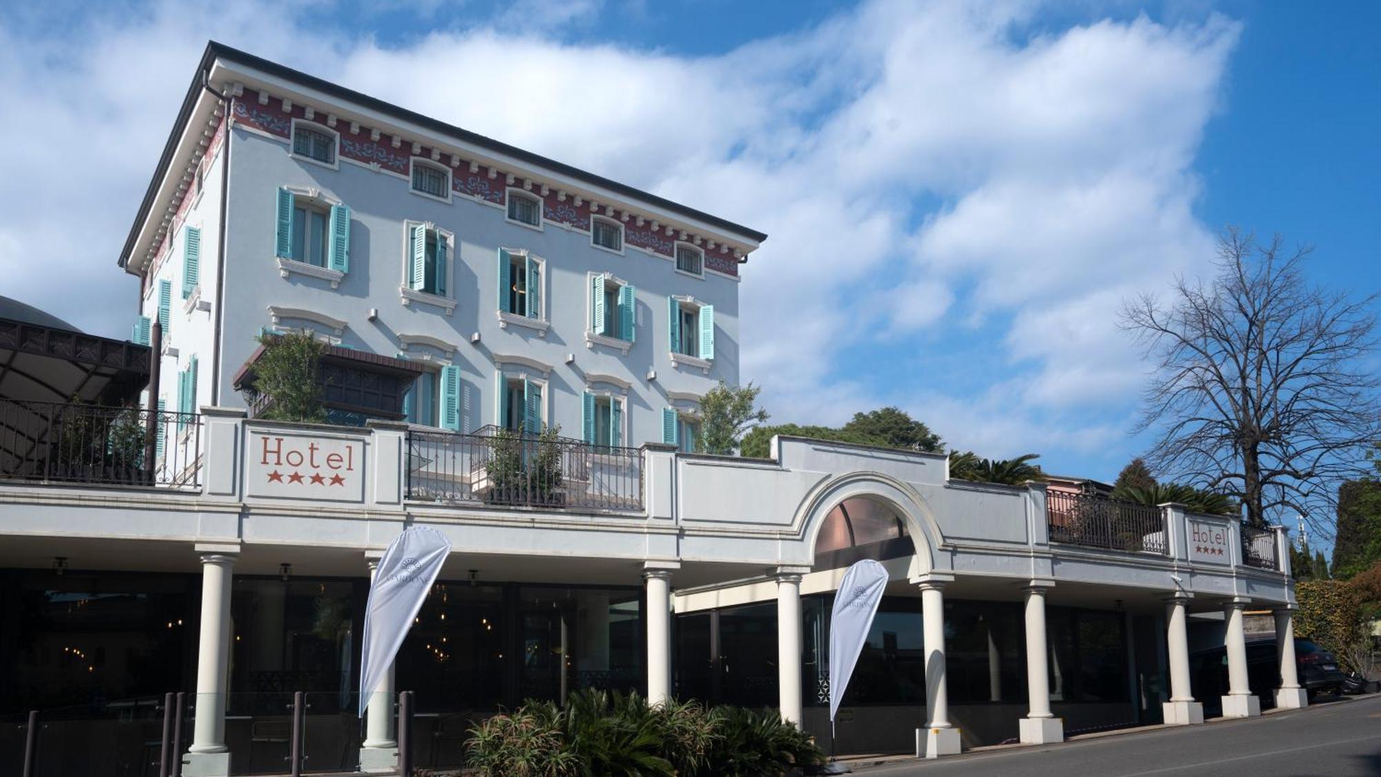 Gardone Palace Hotel ガルドーネ・リヴィエラ エクステリア 写真