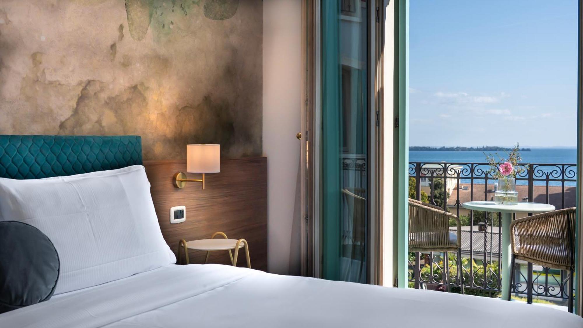 Gardone Palace Hotel ガルドーネ・リヴィエラ エクステリア 写真