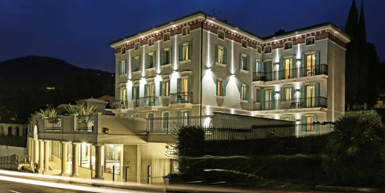 Gardone Palace Hotel ガルドーネ・リヴィエラ エクステリア 写真